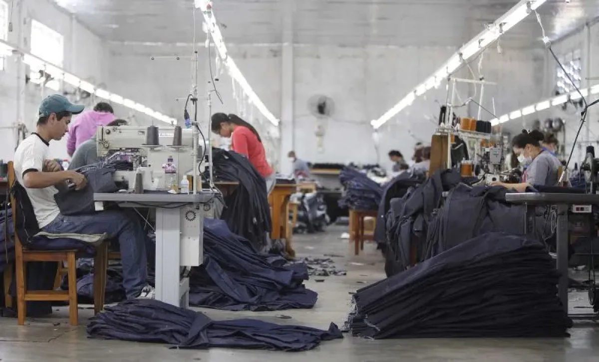 La crisis textil achicó márgenes y dejó solo dos fábricas de jeans en San Juan