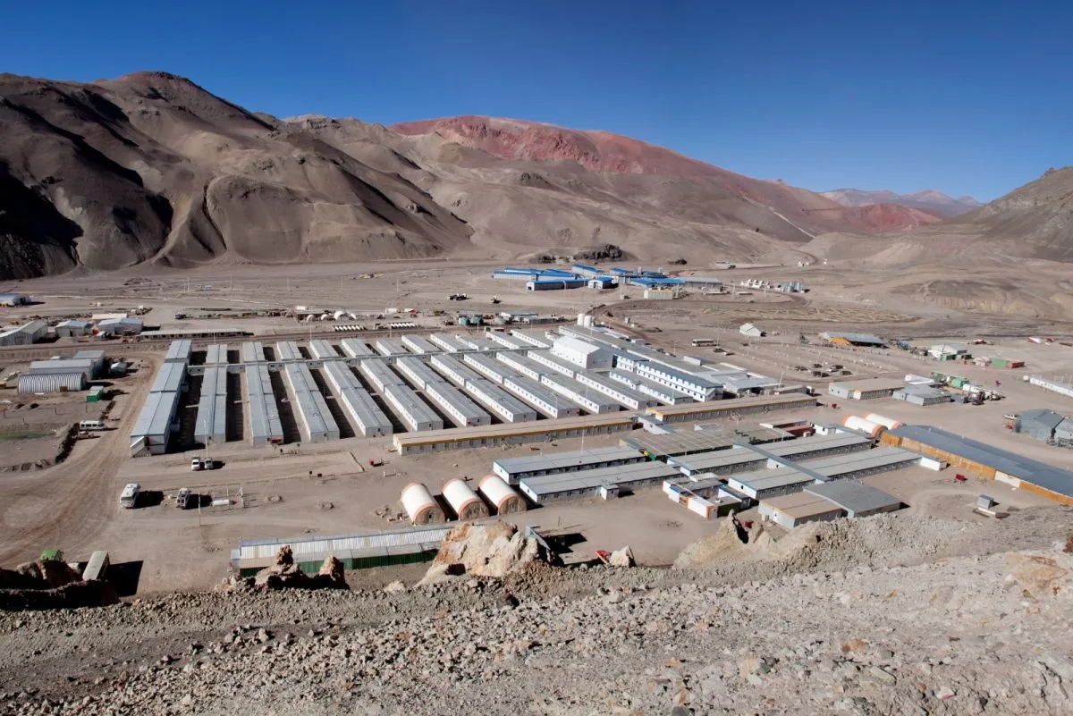 Veladero reabrió el acceso y comenzó un recambio gradual tras el temporal cordillerano