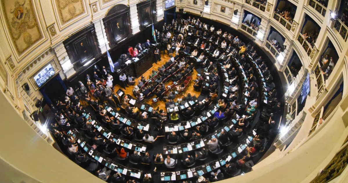 La Legislatura bonaerense gasta más de $1.000 millones por día y no publica toda su planta