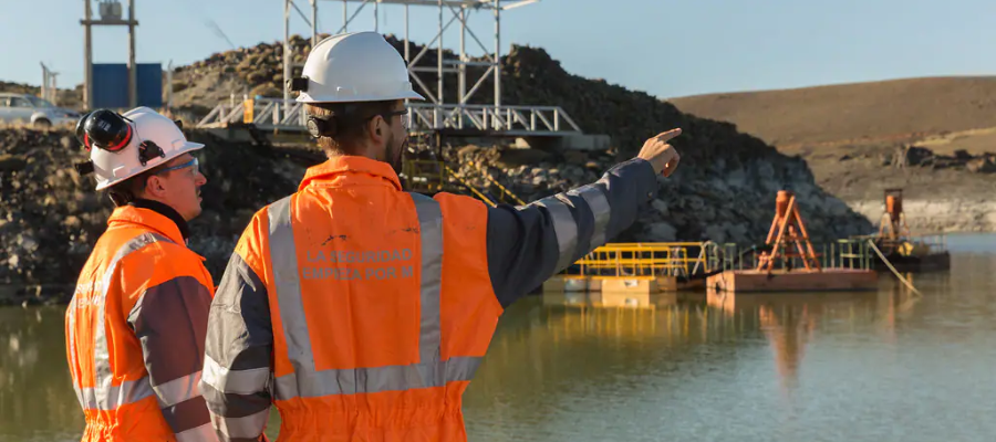 CAEM y AOMA acordaron aumentos escalonados para la minería extractiva hasta septiembre