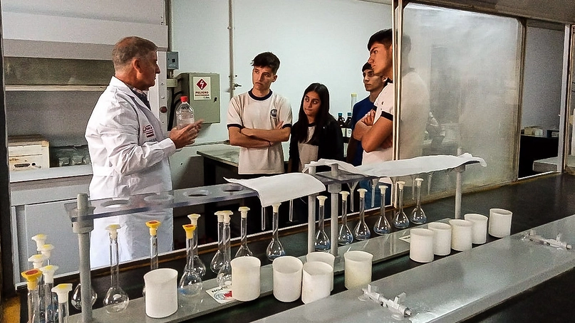 San Juan analiza llevar contenidos mineros a la secundaria de forma transversal