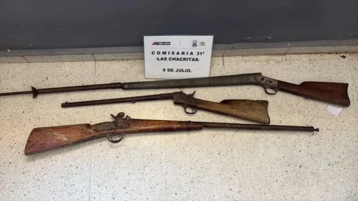 Hallaron tres rifles abandonados en un callejón de Las Chacritas